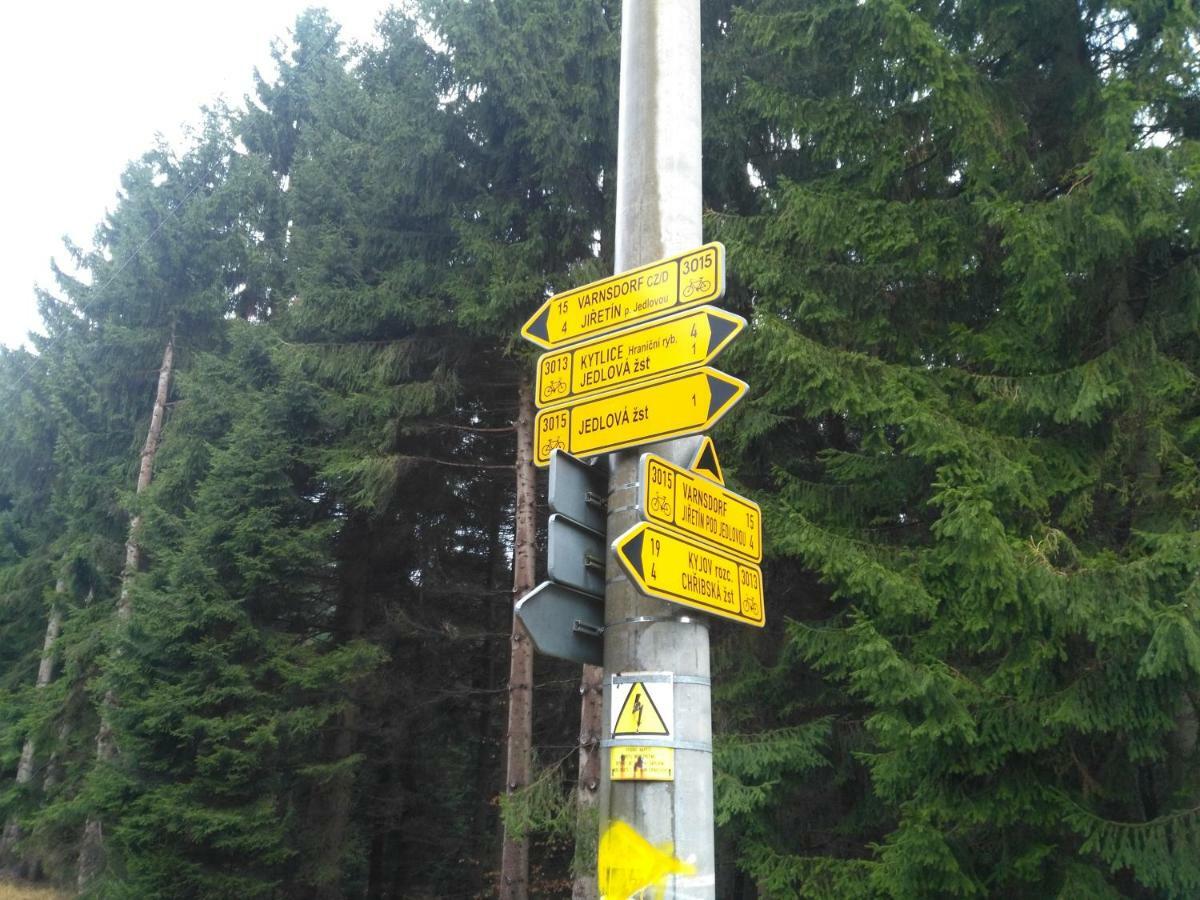 Chalupa Podhradi Jiřetín pod Jedlovou Exterior foto